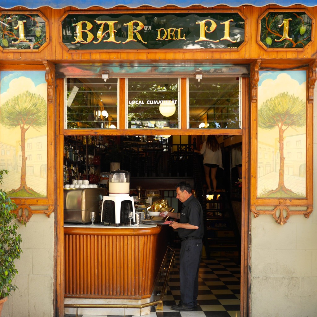 Bar Del Pi - Barcelona Travel Guide